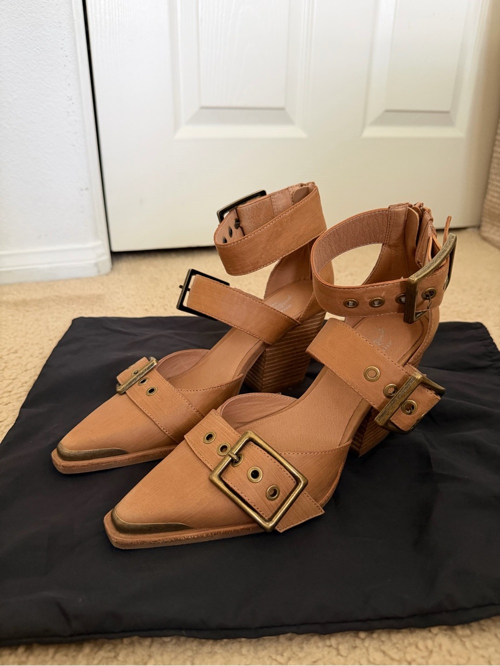 Jeffrey Campbell x Free People Hendrix Heels Tan Buckle Pointed Toe Sz 7